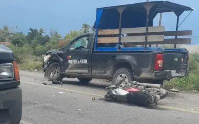 Joven motociclista gravemente herido al quedar bajo las llantas de un carro en el Rosario