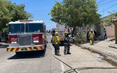Sofocan bomberos incendio de basura acumulada.