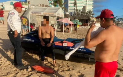 Dos turistas y un local son rescatados de morir ahogados en el mar