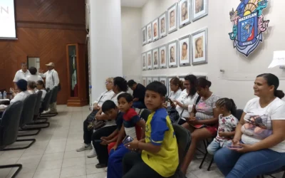 Demandan vivienda familias en el ayuntamiento de Mazatlán.