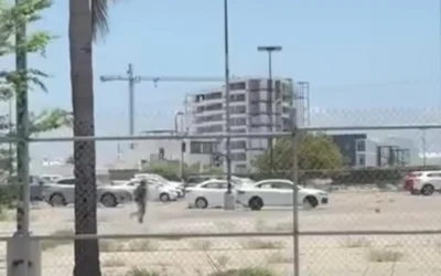 Elementos de la Marina inician persecución de presunto “puntero” en Mazatlán