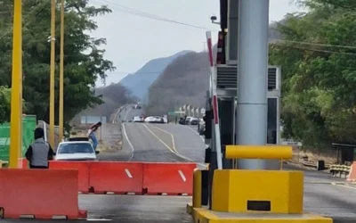 Reportan la muerte de dos gatilleros tras enfrentarse contra policías en El Limón de los Ramos, Culiacán.