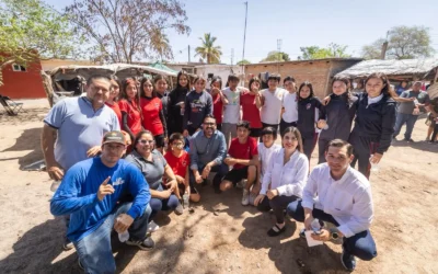 Juan de Dios Gámez entrega puente y viviendas en la sindicatura de Higueras de Abuya