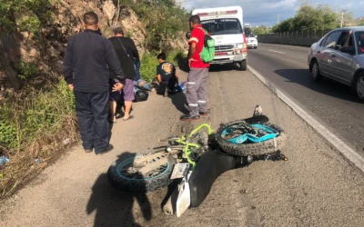 Dos motociclistas heridos en dos accidentes en Mazatlán.