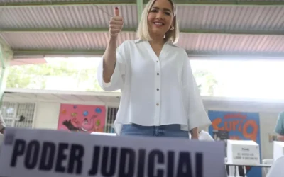 Al emitir su voto, la presidenta Estrella Palacios aseguró que, hay tranquilidad en el ejercicio.