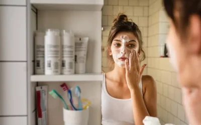 Rutina de skincare puede ser accesible según elección de productos: dermatólogo