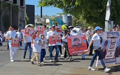 Familiares de jóvenes desaparecidos marchan en Culiacán para exigir justicia