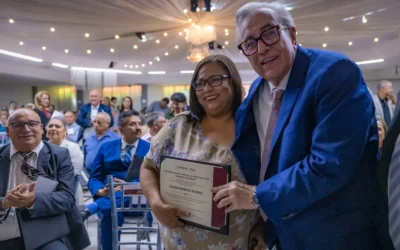 Destaca Rocha Moya que, en Sinaloa, su gobierno dignifica la labor magisterial mejorando salarios, certeza laboral y prestaciones