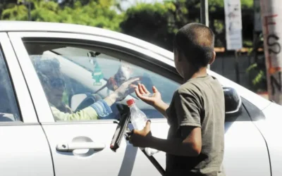 Vigilarán a personas que piden dinero en cruceros de Los Mochis